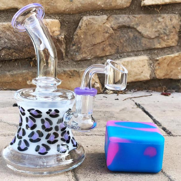 20 Cute Glass Pipes and Bongs You Must See